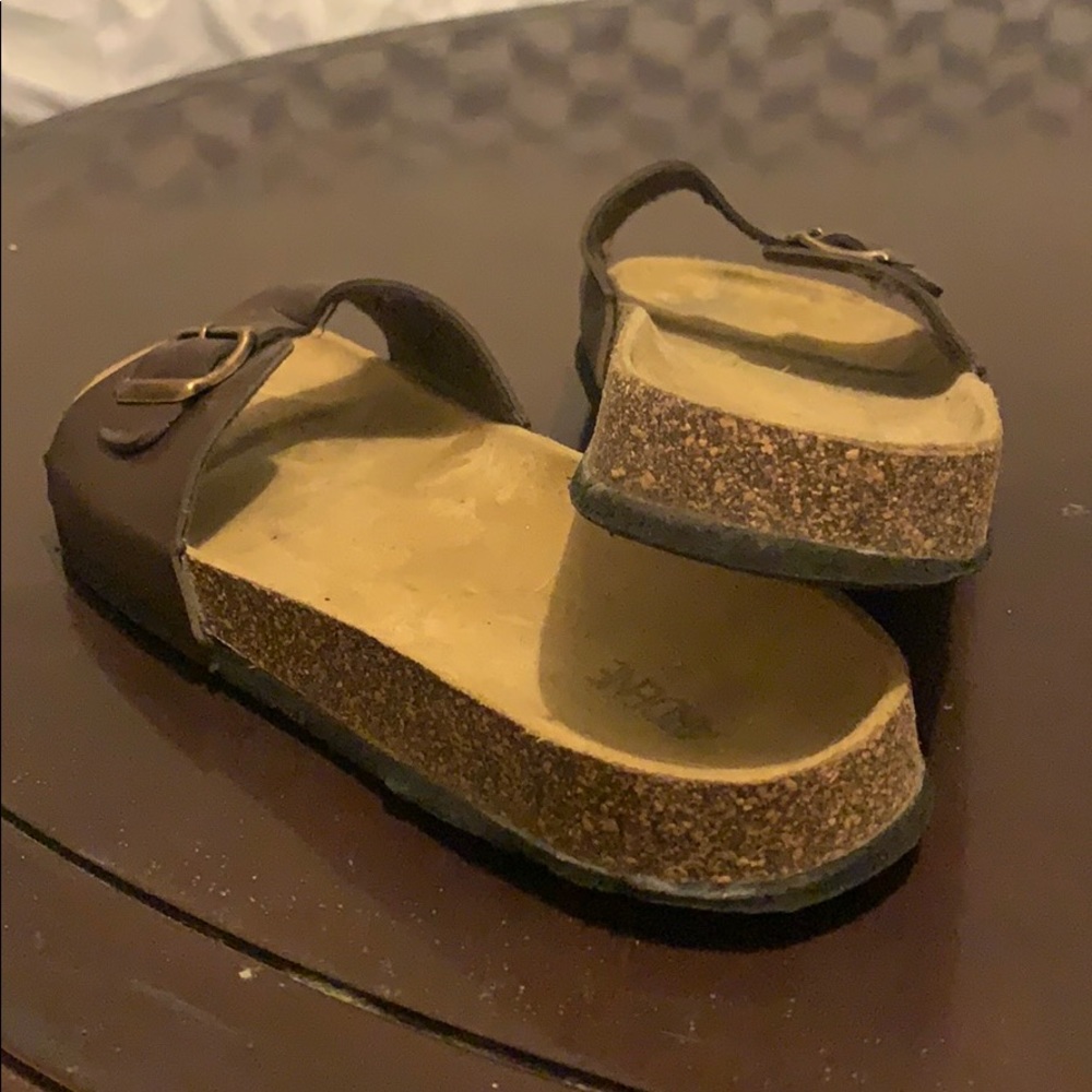 Sandals - Picture 2 of 3